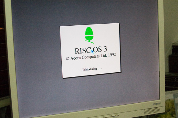 The boot screen of RISC OS 3.11 booting at 800x600